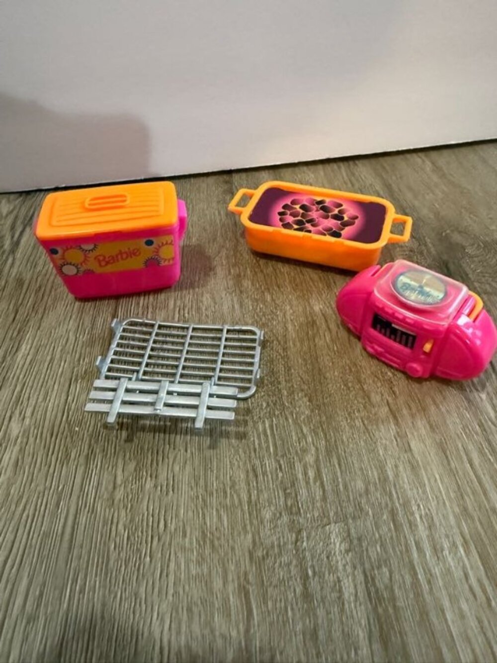 VINTAGE BARBIE FUN FIXIN PICNIC FUN 1997